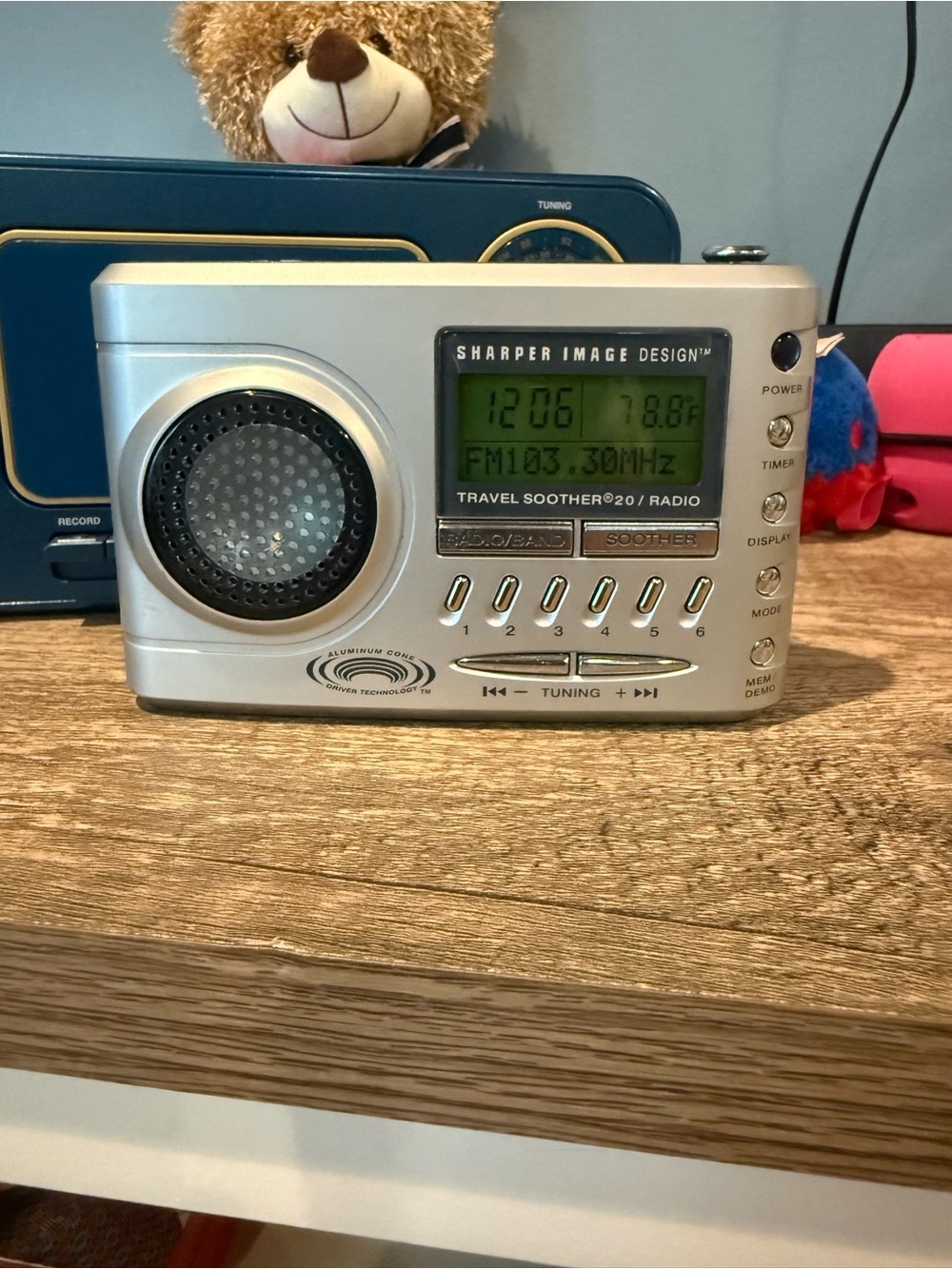 SHARPER IMAGE TRAVEL SOOTHER®20 / RADIO
